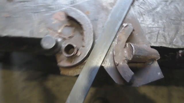 НУЖНОЕ ПРИСПОСОБЛЕНИЕ ЧТОБЫ ГНУТЬ ПОЛОСУ ПО РЕБРУ