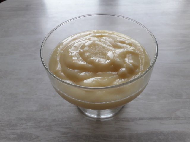 Молочный соус к творожным запеканкам и сырникам.