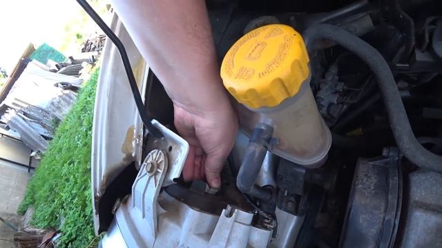 Замена лампочек передних габаритов Daewoo Matiz