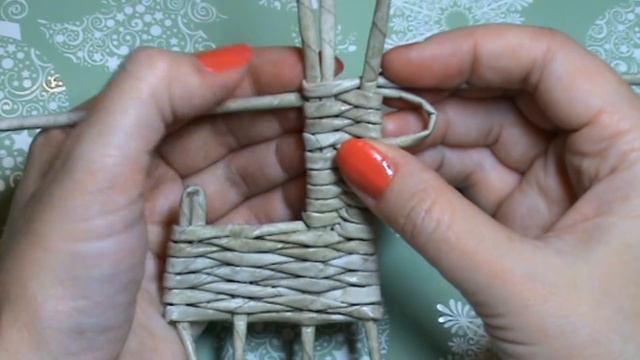 Новогодний олень из бумажных трубочек