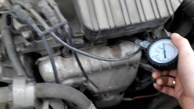 Компрессия двигателя. Какая должна быть компрессия измеряем