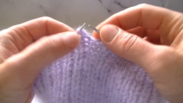 ВЯЖЕМ ПОПУЛЯРНУЮ МОДЕЛЬ ШАПКИ, КОТОРУЮ ВЯЖЕТ ВЕСЬ ИНСТАГРАМ. ШАПКА ИЗ ПРЯЖИ ПУХ НОРКИ.
