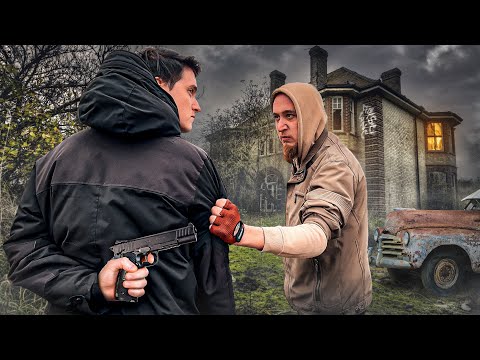 НАШЕЛ ДЕВУШКУ СБЕЖАВШЕГО ПСИХА ВСКРЫЛ МАШИНУ ПОМОЩНИКА ПСИХА