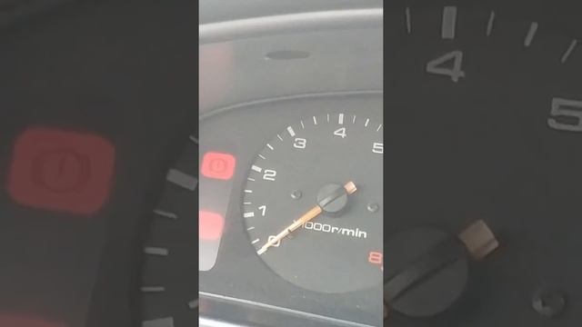 Мазда 626 GE троит