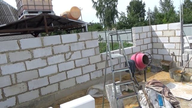 Строительство гаража из пеноблоков с облицовкой. (част 1)