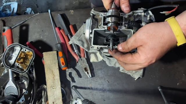 Ремонт 4-х тактной мотокосы ProCraft T5600(копия Honda GX 35)что внутри?