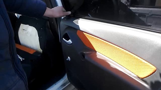 Снятие обшивки задней двери Лада Калина Кросс(Lada Kalina Cross)