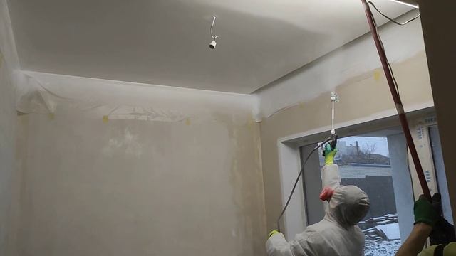 Секреты безвоздушной покраски потолков