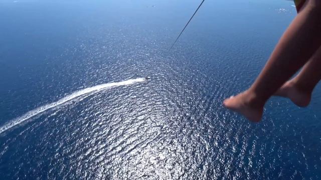 Полет детей на парашюте Видео для детей Flight of children on a parachute Video for kids