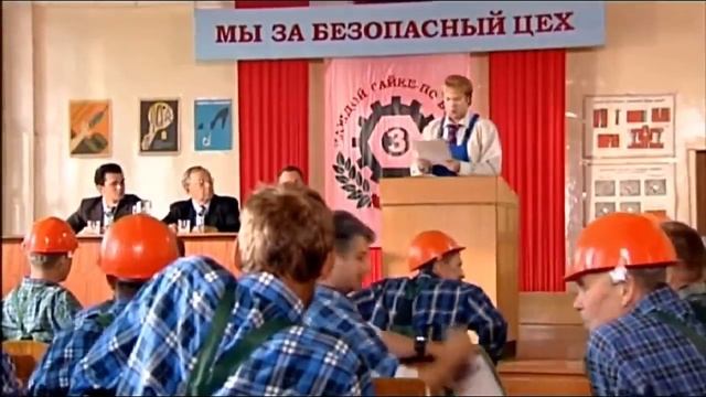 Дулин награждает сотрудников завода Наша Раша