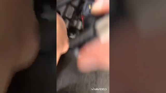 Замена лампочки ближнего света на Хендай Крете)