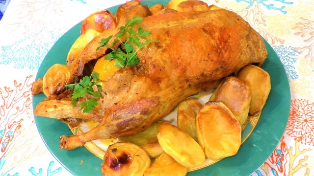 УТКА. Как приготовить сочную и мягкую утку с картошкой в духовке.