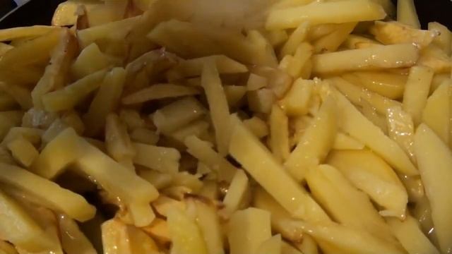 ЖАРЕНАЯ КАРТОШКА С ШАМПИНЬОНАМИ. РЕЦЕПТ ОЧЕНЬ ВКУСНОЙ ЖАРЕНОЙ КАРТОШКИ С ГРИБАМИ