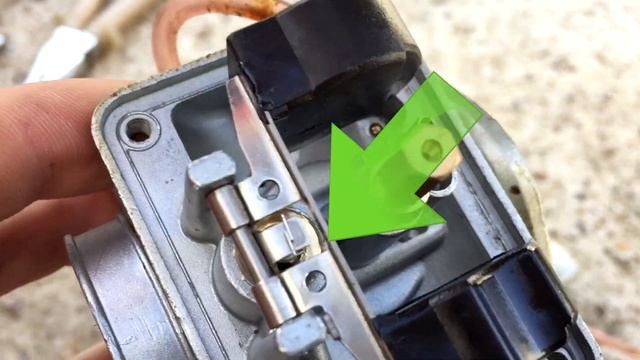 Почему течёт карбюратор на питбайке?