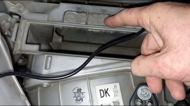 ДУЕТ ХОЛОД С ПАССАЖИРСКОЙ СТОРОНЫ НА ТОЙОТЕ КОРОЛЛЕ Е 150,УСТРАНЕНИЕ ПРИЧИНЫ!