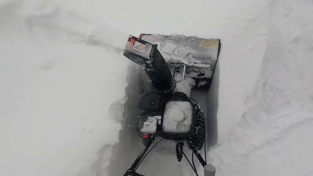 Снегоуборщик Hyundai S6561. Завод от электростартера