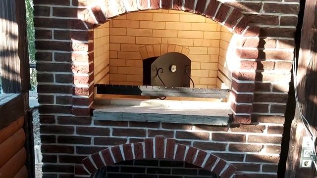 Русская печь с мангалом в одном корпусе.