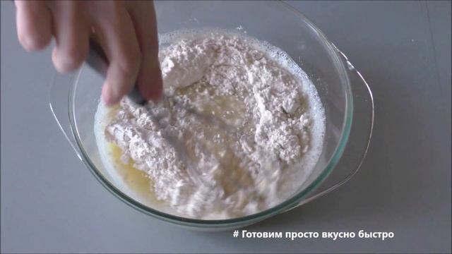 Когда у меня, после приготовления творога, остается сыворотка, делаю из  нее очень вкусные оладьи