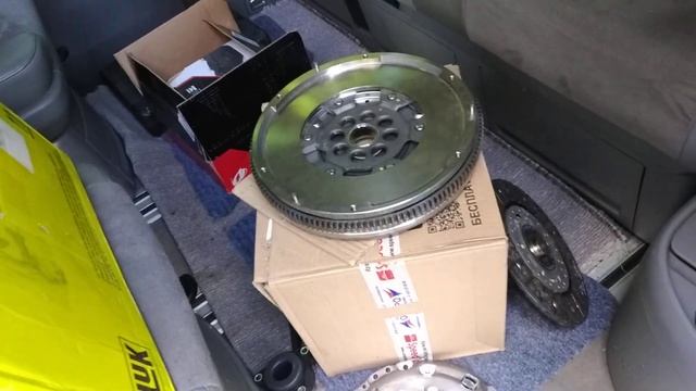 VW Т5 MULTIVAN 2.5TDI Комплект сцепления с маховиком.