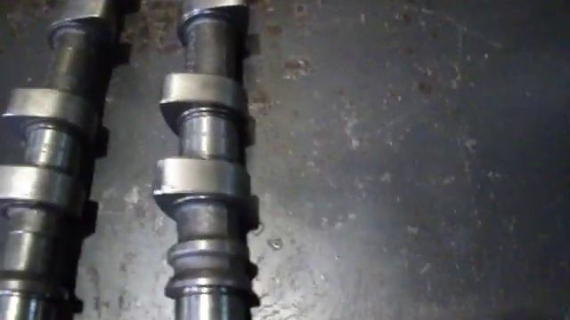 Разница между впускным и выпускным распредвалами ВАЗ-2112