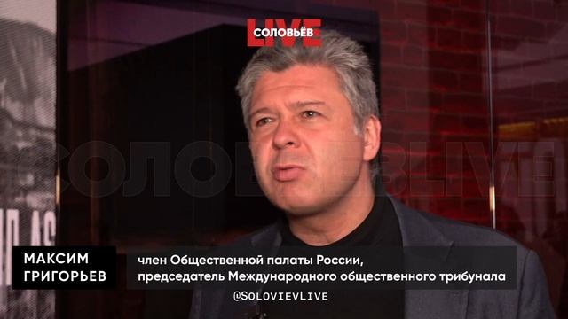 Максим Григорьев посетил выставку «ЗА ЛЕНТОЙ» в Историческом музее