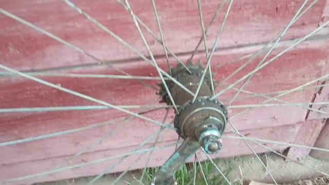 Заднее колесо от велосипеда Урал