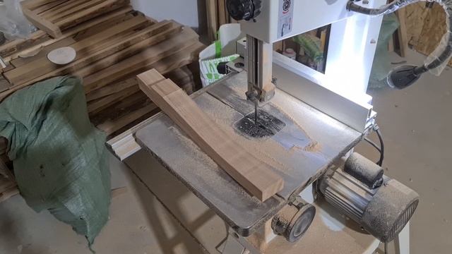 Делаем ножки для стула на ленточном станке своими руками. Работа ленточного станка.