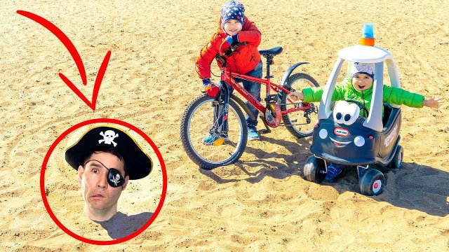 Pirate stuck in the sand. Toy Police Car and bike racing.