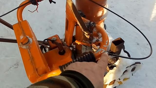 Обзор самодельного снегоуборщика с приводом от бензопилы Урал   Электрон
