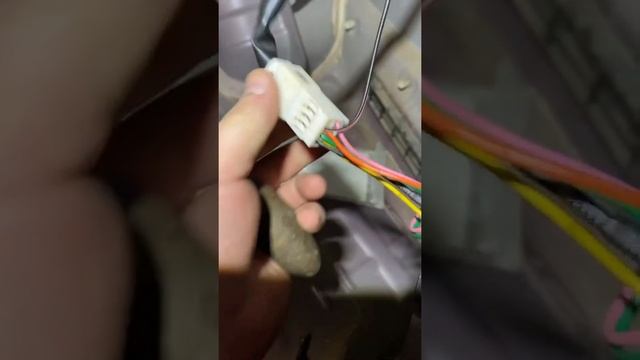 Установка камеры заднего вида на Хундай Солярис