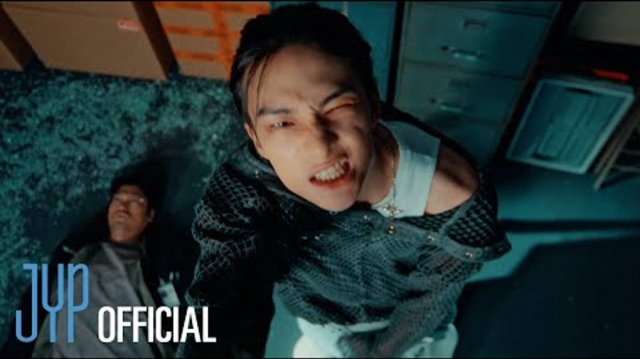 Stray Kids"MEGAVERSE"