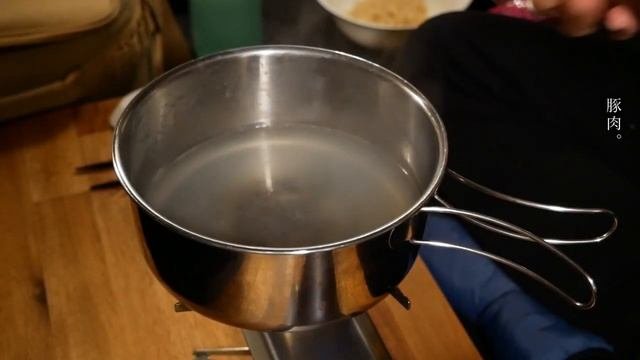 【軽自動車で冬の車中泊】冬でも暖かく快適な車上生活を過ごせます