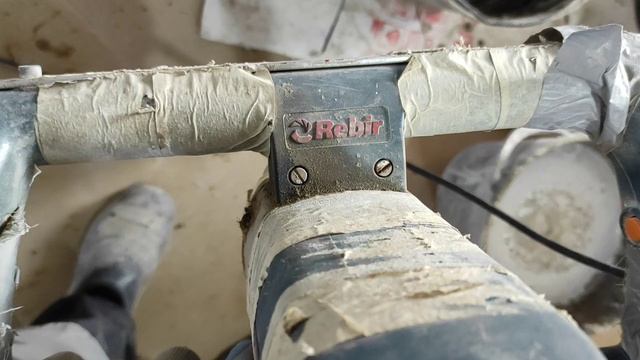 КАК КЛЕИТЬ НАПОЛЬНУЮ ПЛИТКУ СВОИМИ РУКАМИ