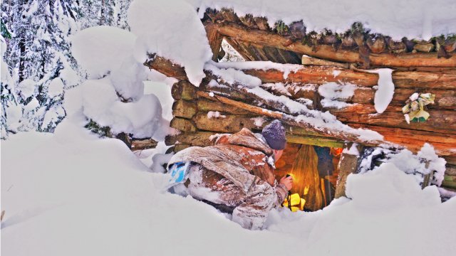 НАШЛИ ИЗБУ СПУСТЯ 10 ЛЕТ! ЧТО С НЕЙ? ЖИВЕМ В ТАЕЖНОМ БАЛАГАНЕ. ХАРИУС НА УЖИН.