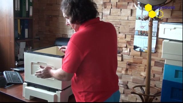 Обзор 10-ти рамочного улья из пенополиуретана BEEHOUSE.