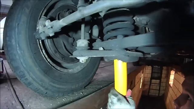 Замена  передних амортизаторов  ГАЗ на амортизаторы  марки HOLA