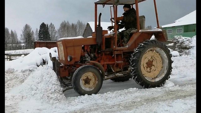 Отвал на Т-25