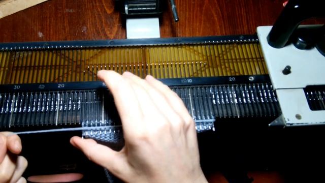 Носки на однофонтурной вязальной машине без шва. Как рассчитать носки для вязания?