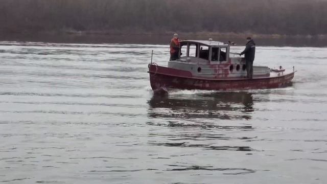 Самодельный водоизмещающий катер