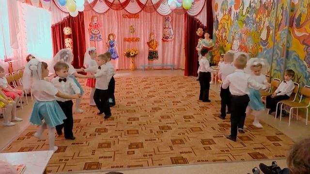 Танец: "Тик - так ходики"