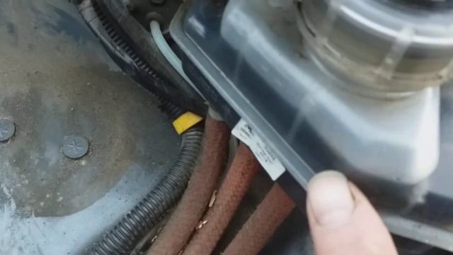 Замена и прокачка главного цилиндра сцепления Нива 2018 г.в..