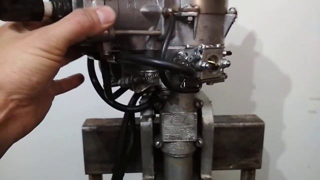 Лодочный мотор Салют-Э с карбюратором от пилы и бензонасосом.