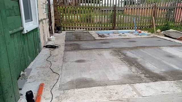 Ремонт на даче. Заливаем пол. Черновой пол по грунту. Плавающая стяжка.