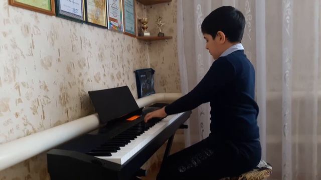 Арам Хачатурян подражание народному исполняет Эдгар Хачатрян
