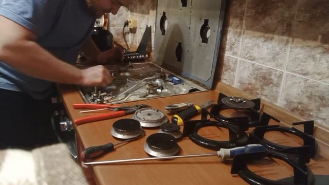Ремонт варочной панели Ariston, ремонт газконтрооя, не держит пламя