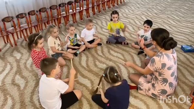 Музыкальная игра: "Часики"