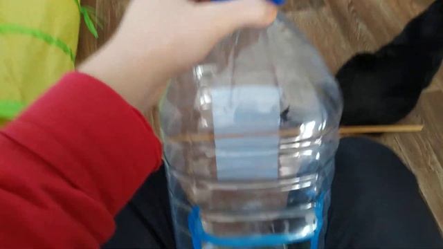 КОРМУШКА ДЛЯ ПТИЦ ИЗ 5 ЛИТРОВОЙ БУТЫЛКИ