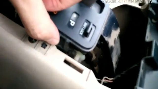 Замена лампочки подсветки АКПп Toyota Corolla 00-04 (120)