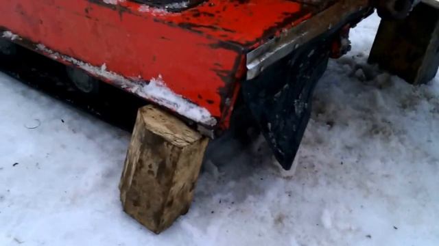 Снегоход "Буран" натяжение гусениц