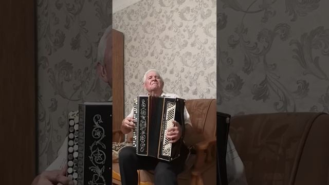 Ломакин Виктор Данилович. Песня "Тум-балалайка". Игра на баяне.